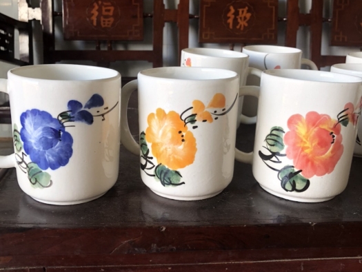 Ly sứ 1