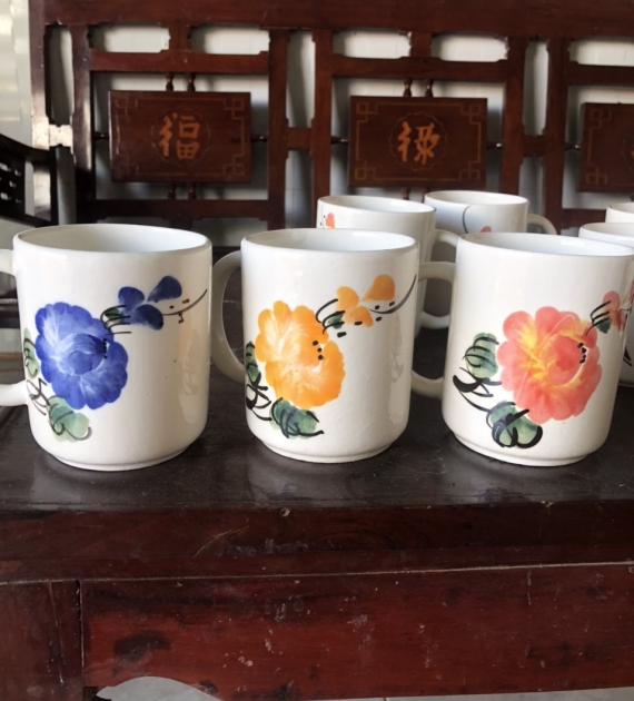 Ly sứ 1
